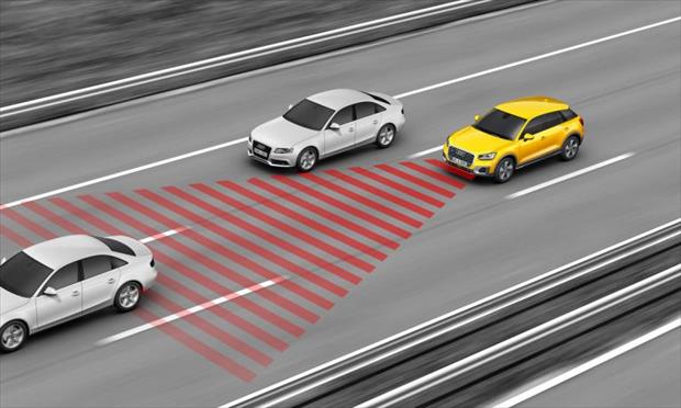 کروز کنترل تطبیقی ​​چیست و چه تفاوتی با سیستم‌های رانندگی خودران دارد؟